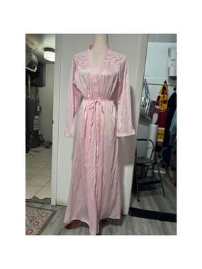 Mirabelle is the brand. Long pink satin robe, thick cuff trim peekaboo. Sz large
